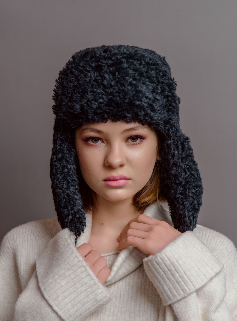 Альпака в шапке