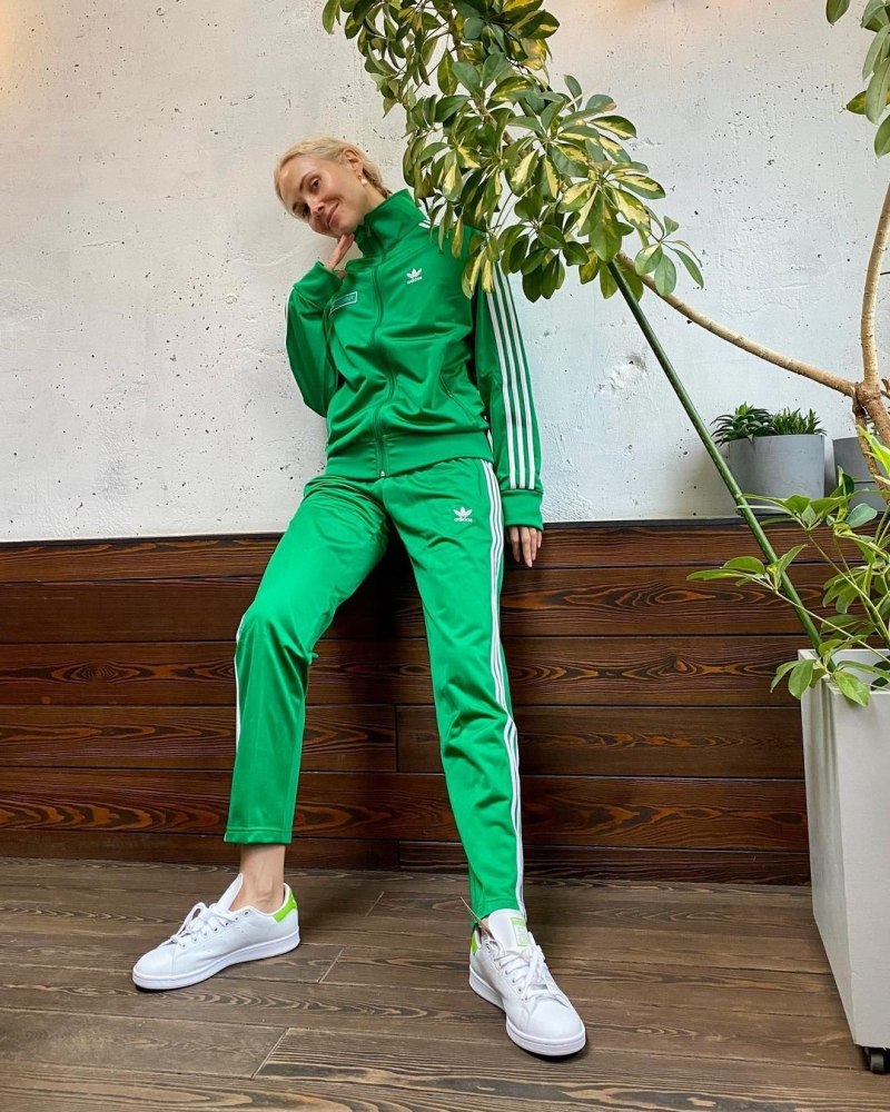 Адидас ориджинал костюм зеленый