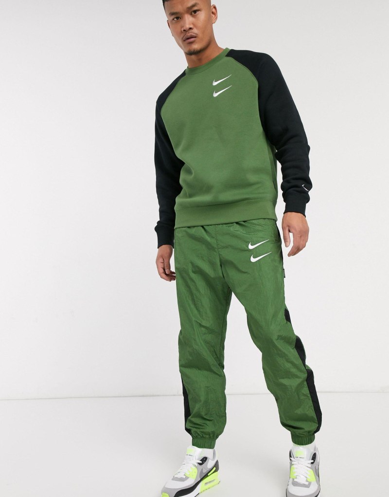 Nike Swoosh Cuffed Woven Sweatpants