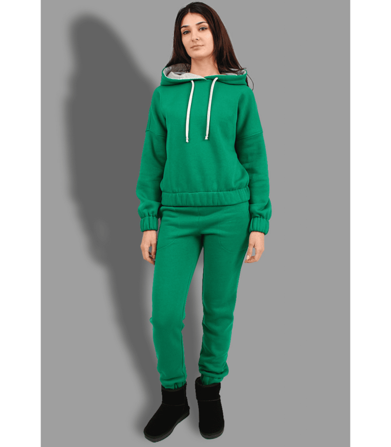 Зелёный спортивный костюм женский