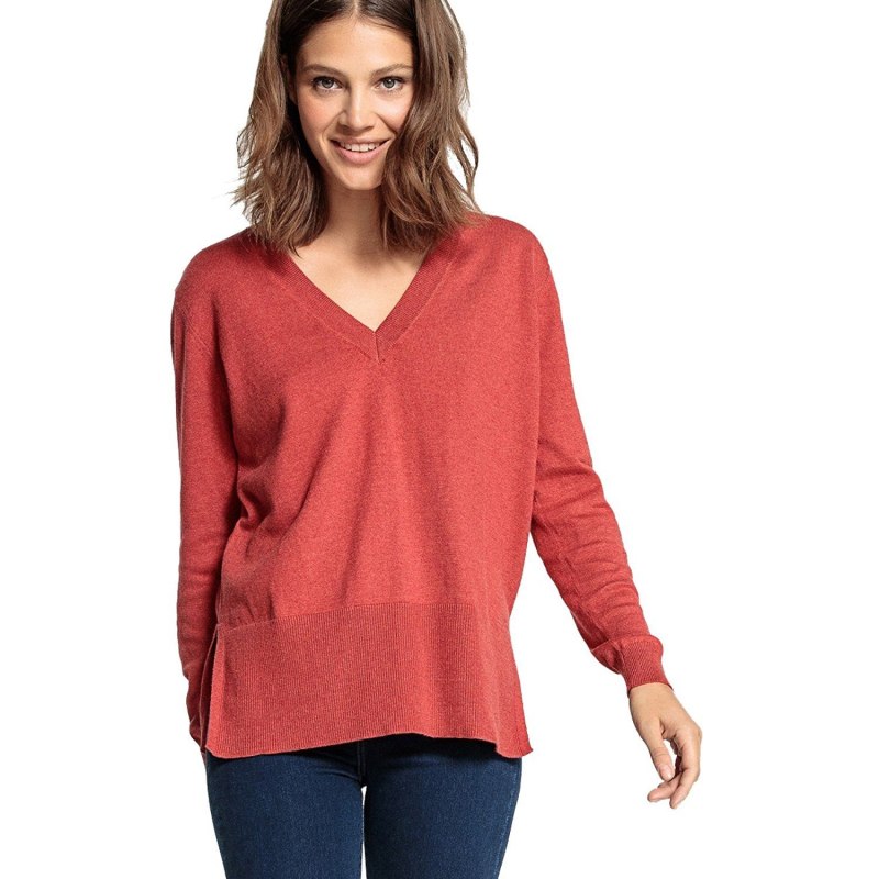 Вязаный свитер с v-образным вырезом