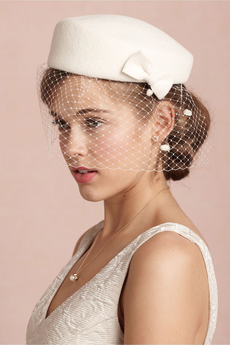 Шляпка таблетка с вуалью Свадебная