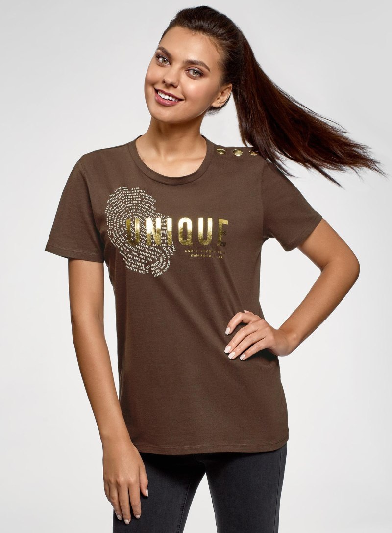 Женская футболка коричневого цвета