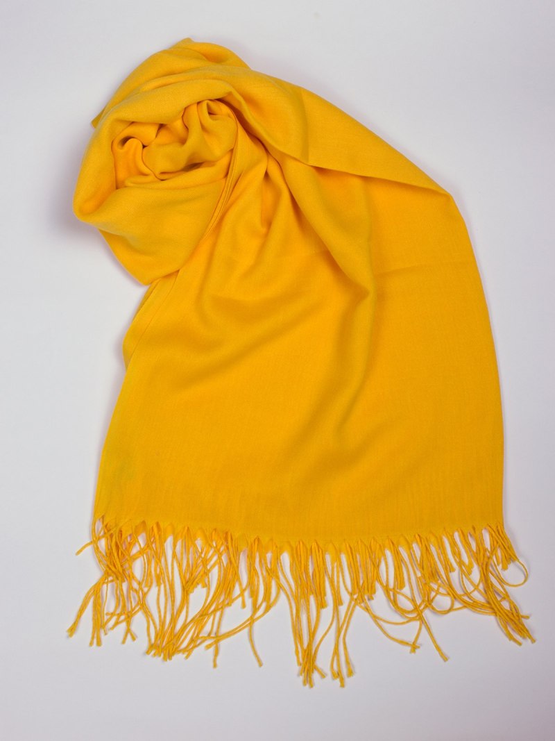 Желтый платок