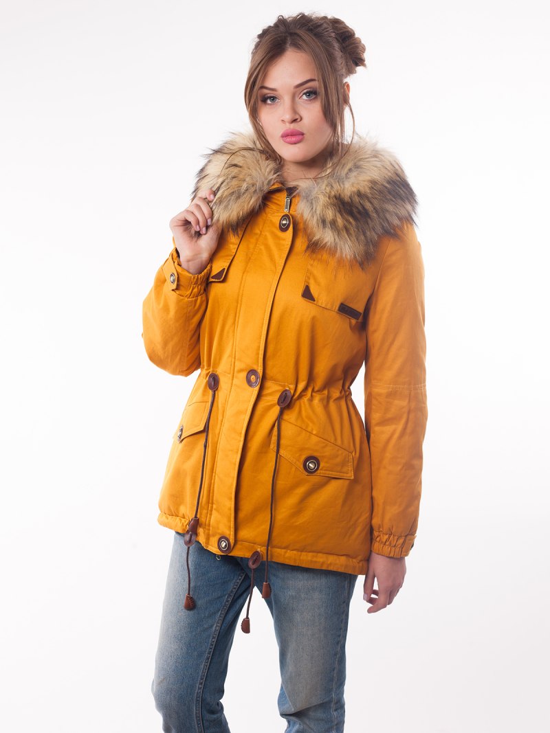 Парка горчичного цвета женская