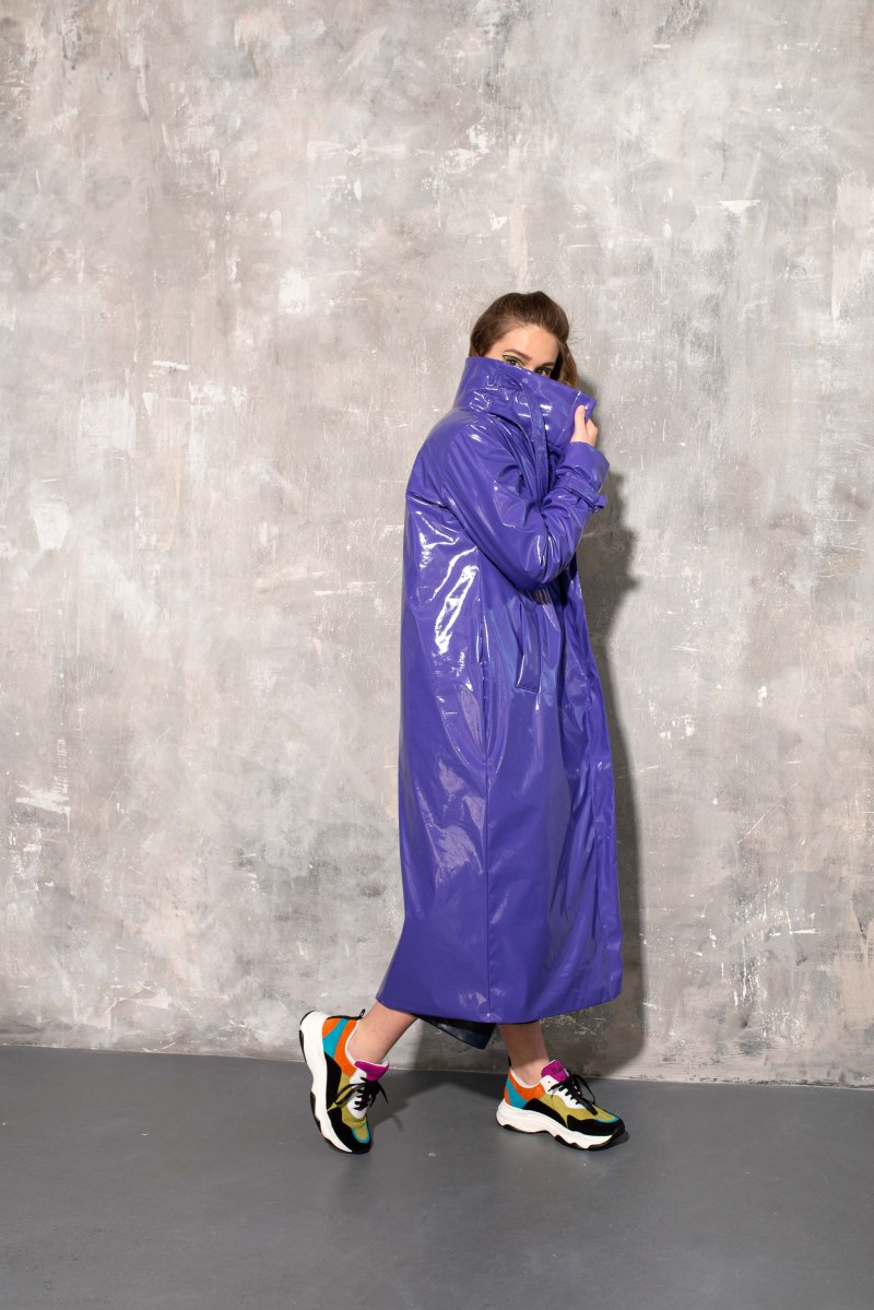 Сиреневый плащ