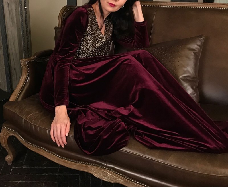Платье из велюра