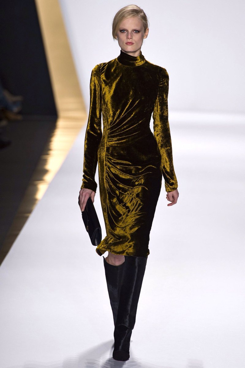 Бархатное платье 2023 тренды