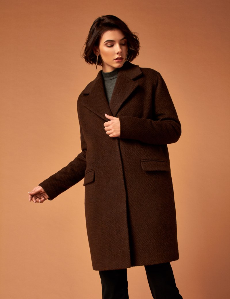 Пальто женское коричневого цвета