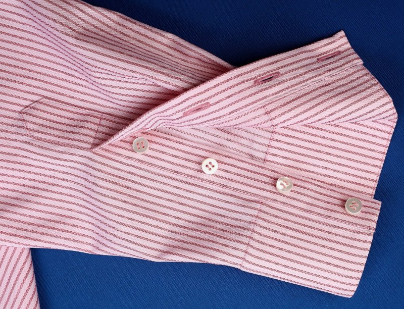 Манжет на рукаве рубашки