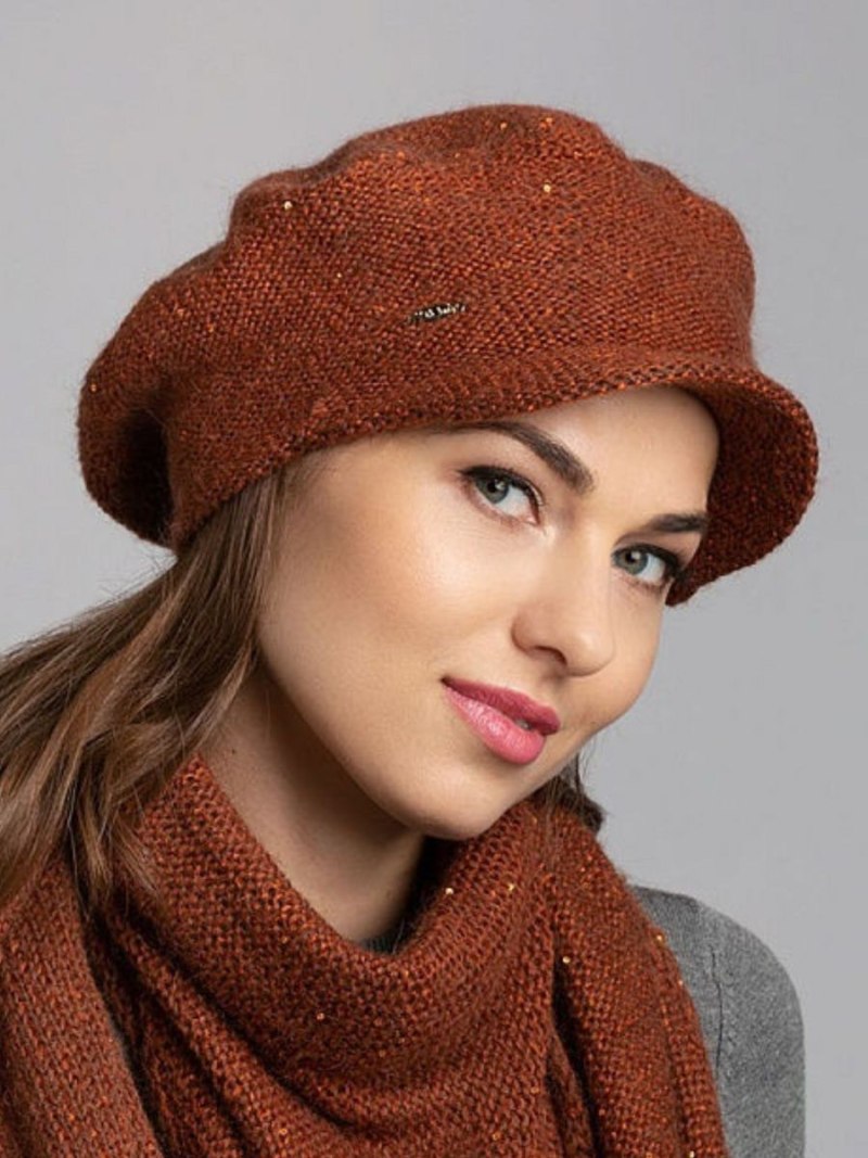 Вязаные кепи образы