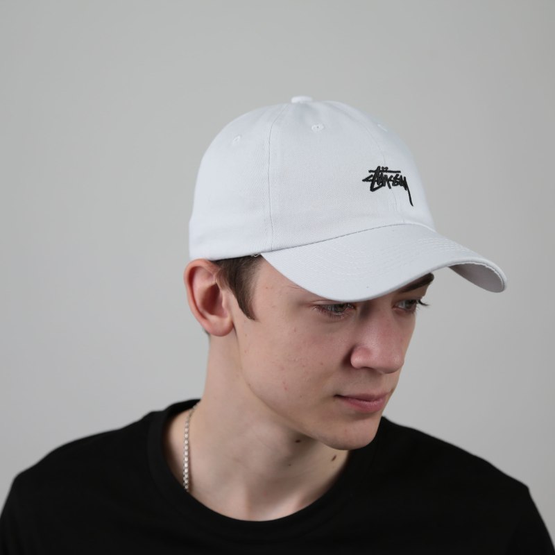 Бейсболка Stussy бежевая