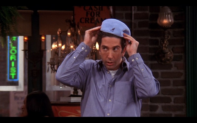 Росс Геллер в кепке Kangol