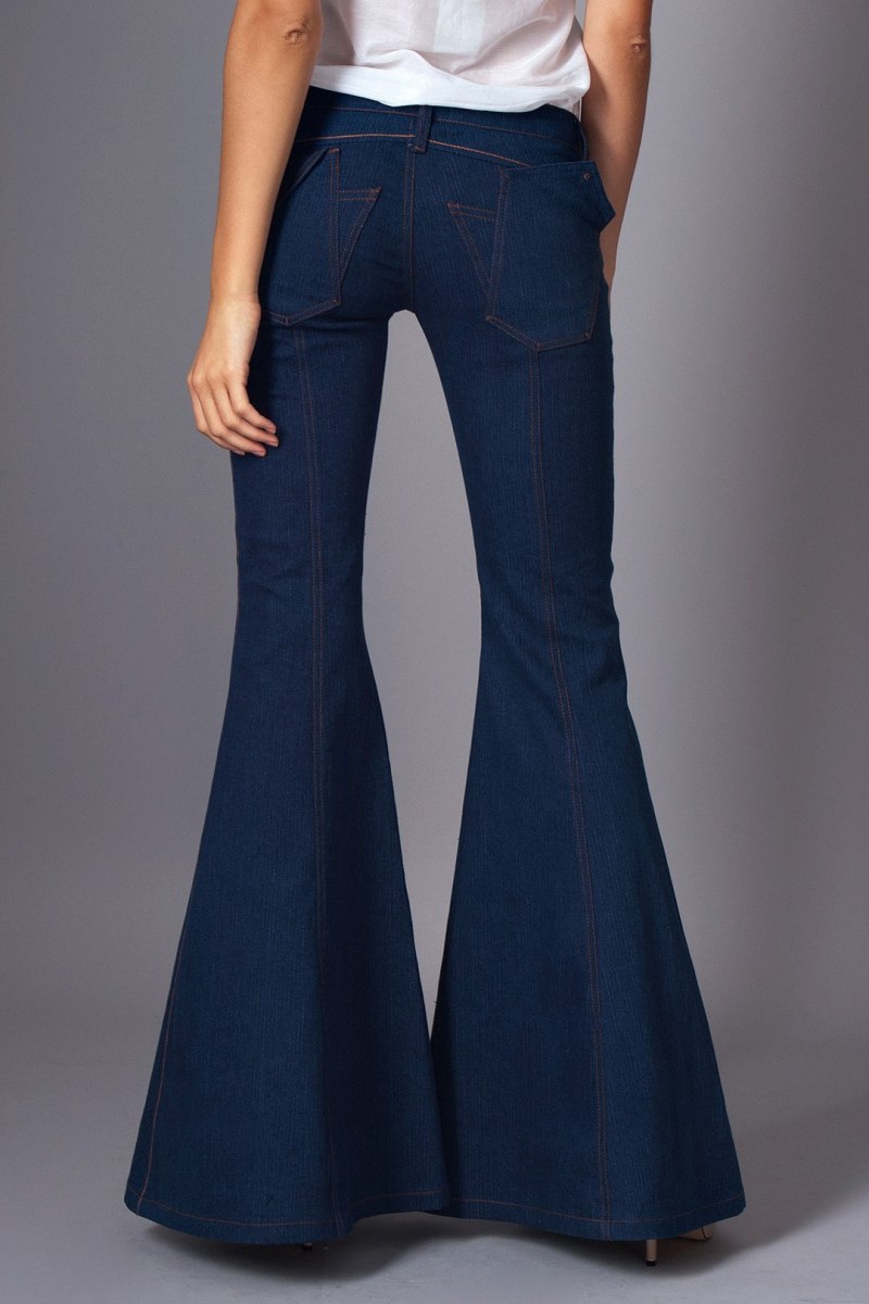 Расклешенные брюки женские