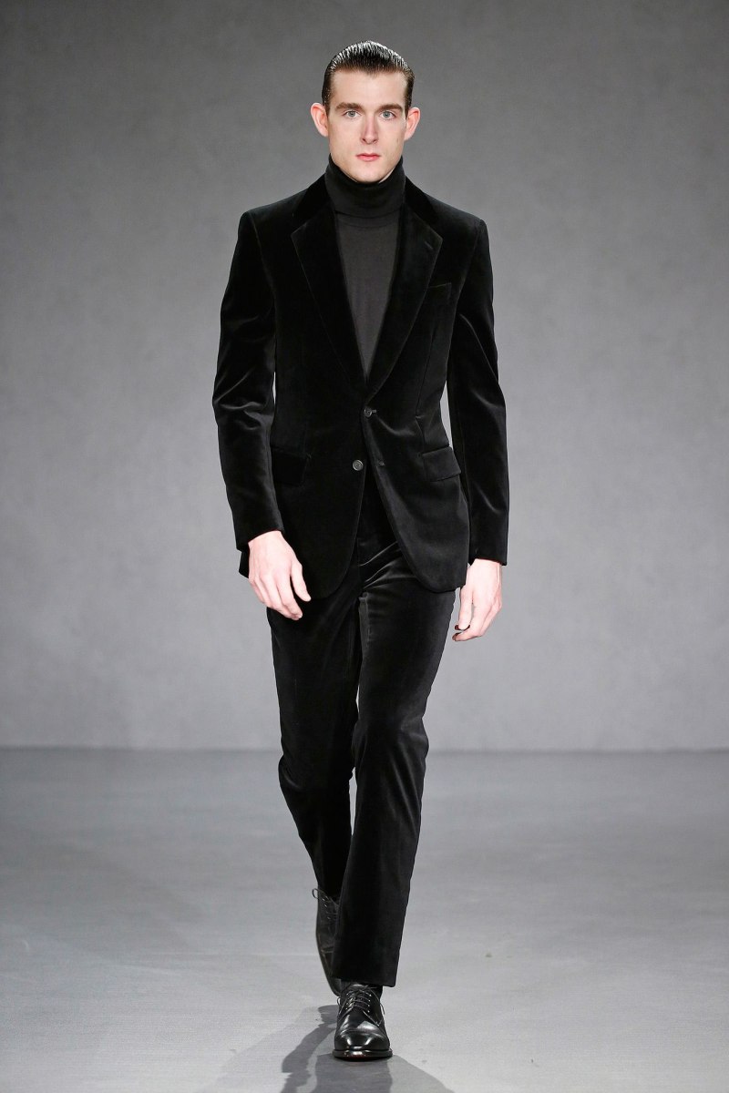 Вельветовый костюм мужской классический