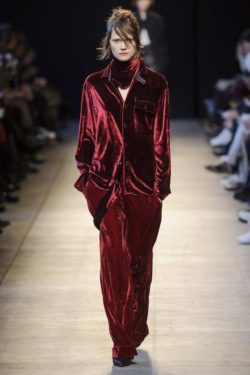 Бархатный костюм женский