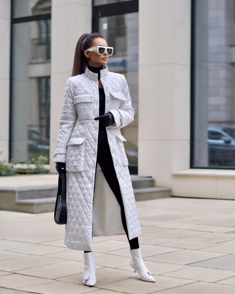 Кожаная белая куртка удлиненная женская стильная