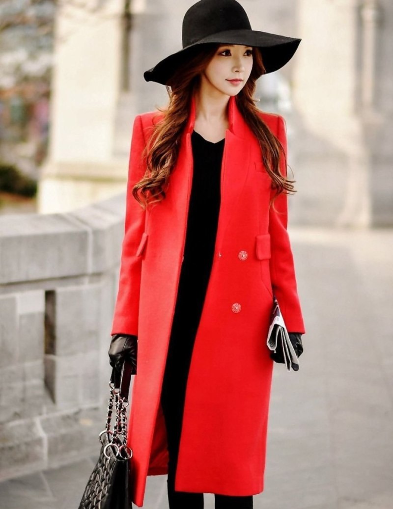 Стильное красное пальто