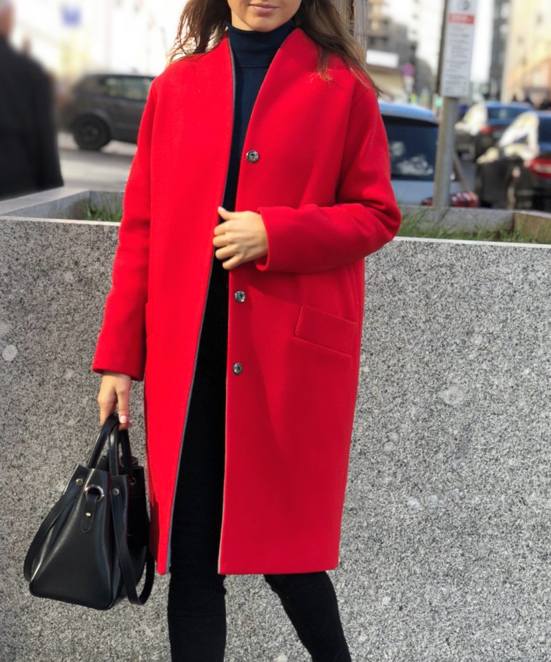 Красное прямое пальто