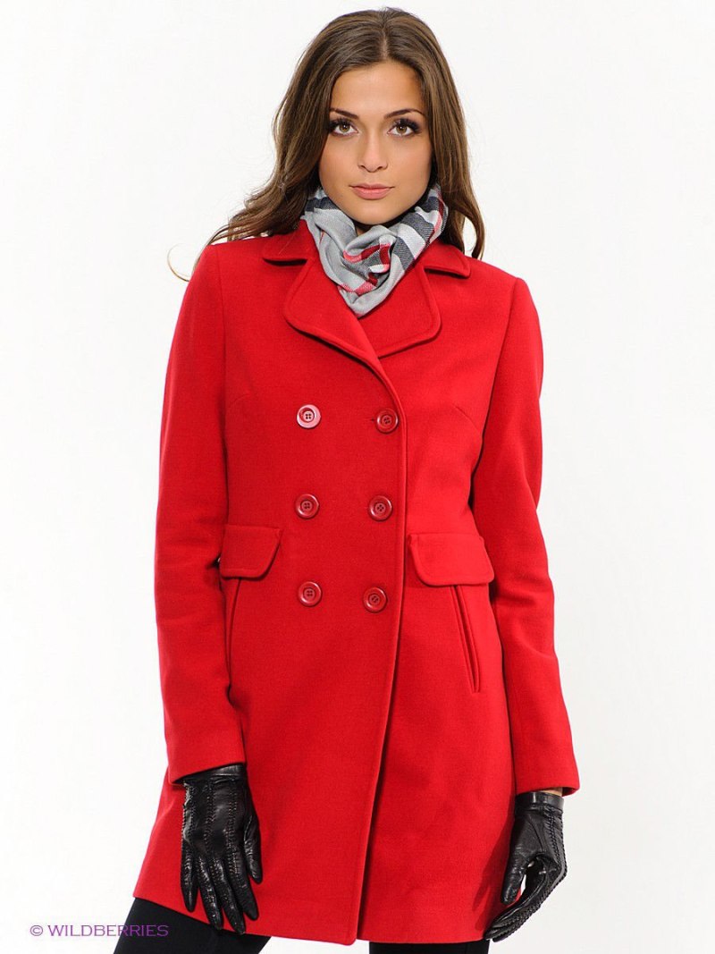 Пальто красное драповое