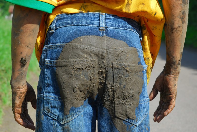 Грязные джинсы