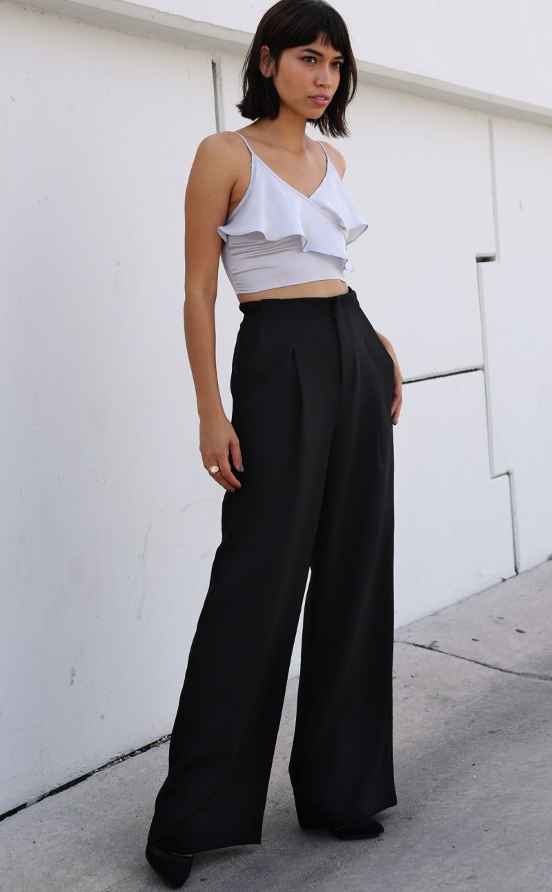 Брюки-палаццо с завышенной талией