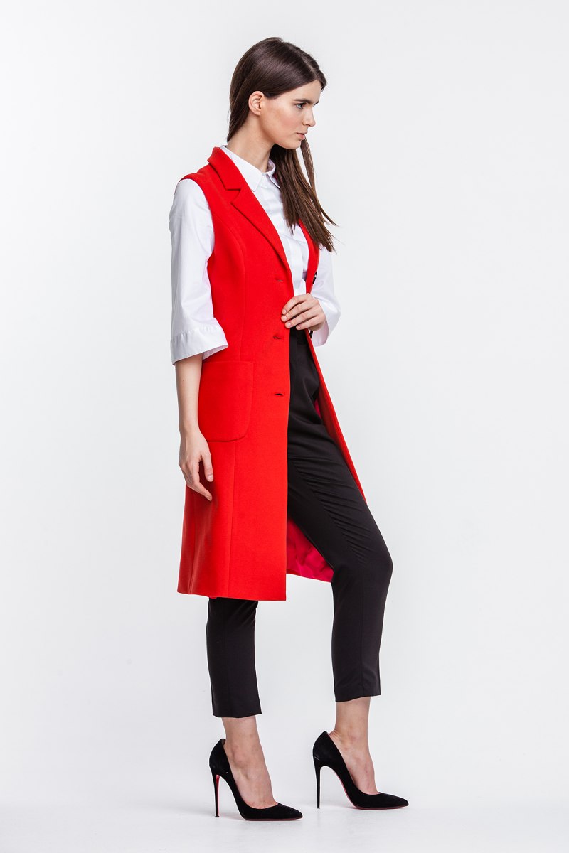 Красная жилетка женская