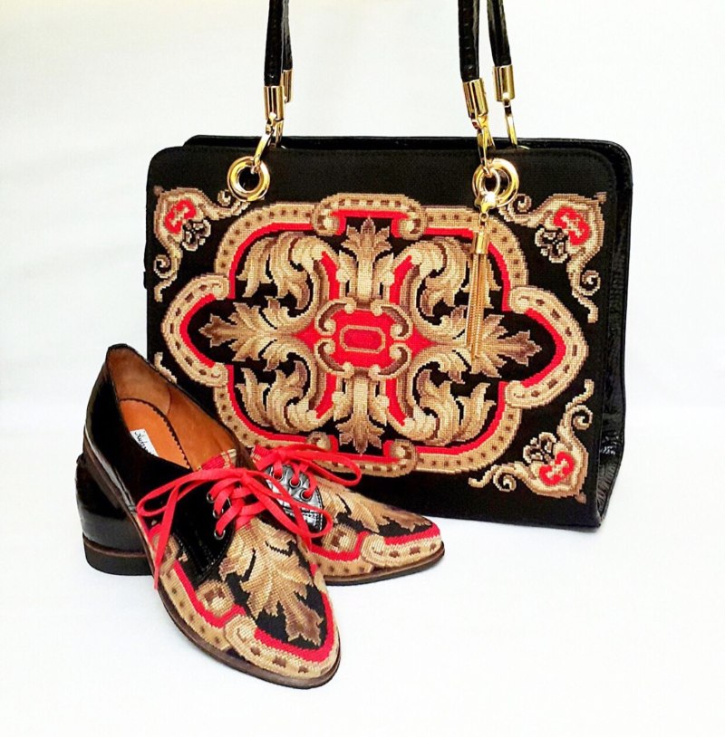 Вышитые туфли