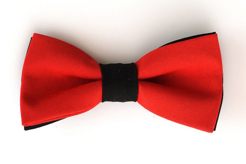 Красная бабочка мужская