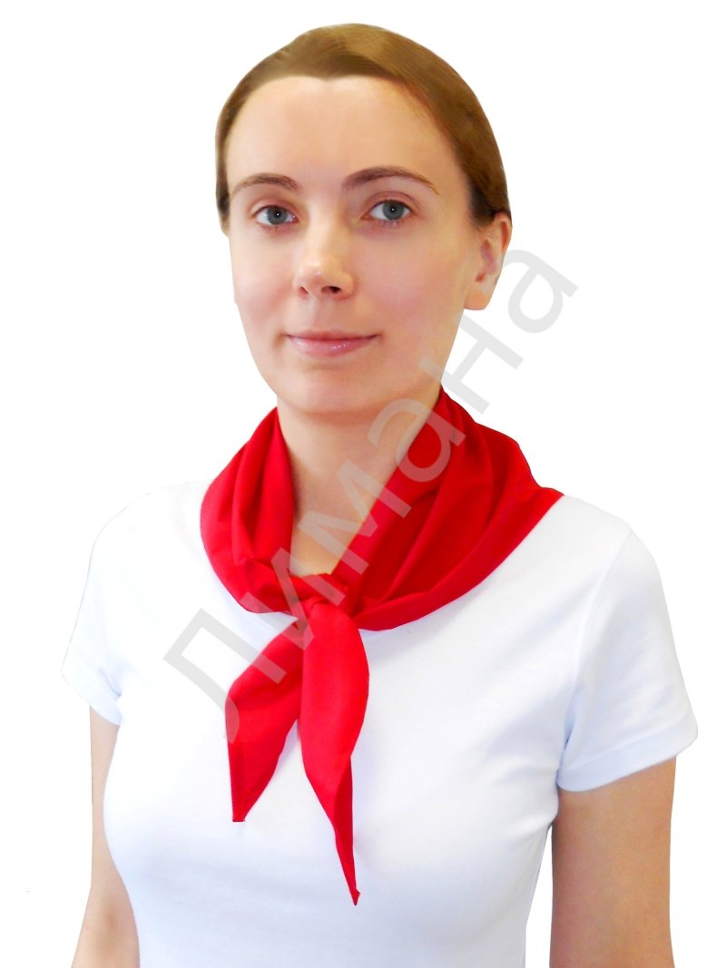 Пионерский платок на шее