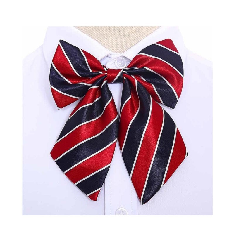 Женщина в галстуке