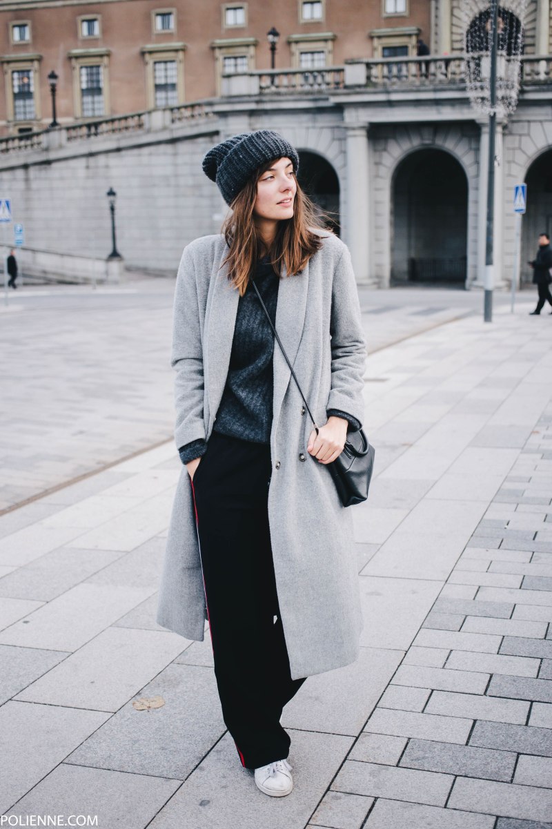 Черное оверсайз пальто стрит стайл