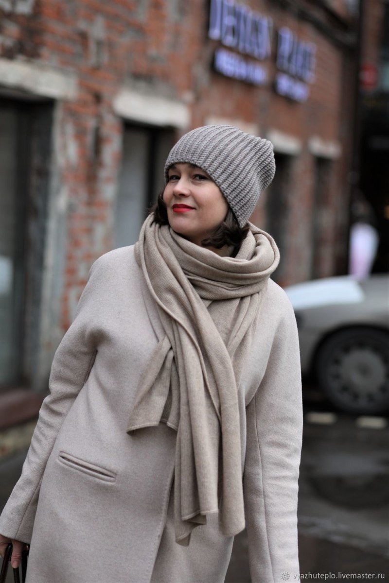 Пальто с шарфом