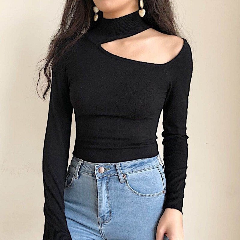 Водолазка с вырезом