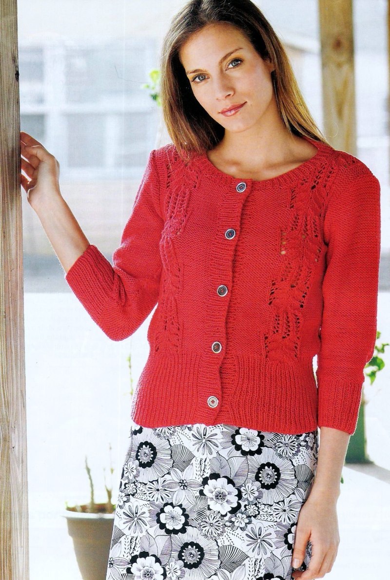 Вязаная кофта на пуговицах женская