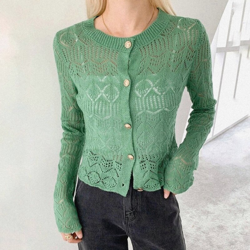 Ажурная кофточка на пуговицах спицами