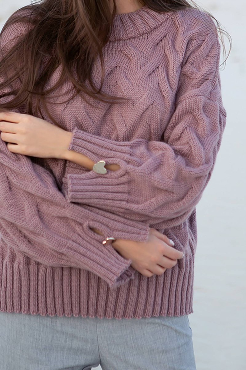 Фиолетовый свитер