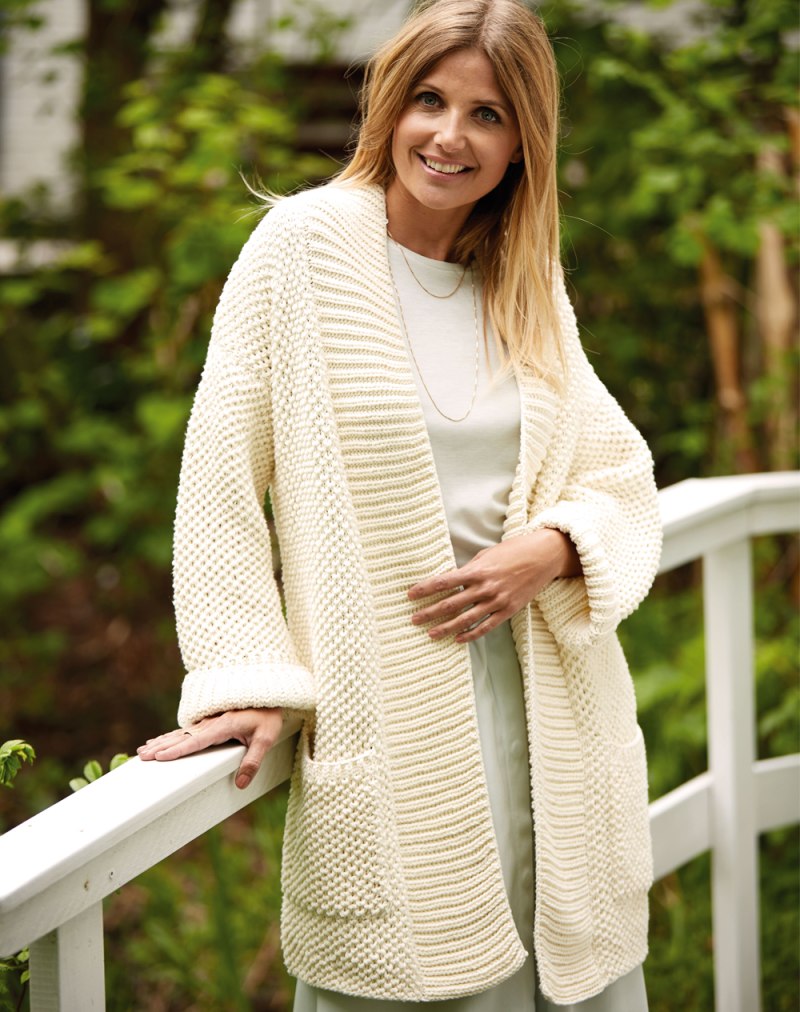 Шикарный кардиган спицами