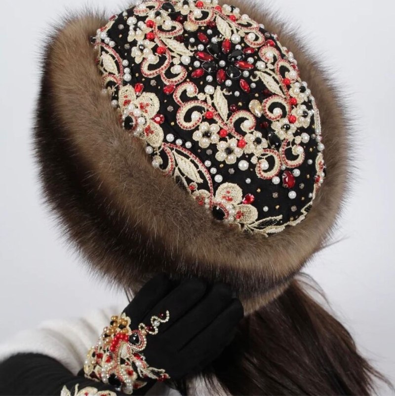 Вышивка на головных уборах