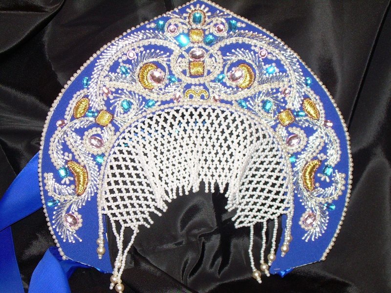 Кокошник с бисером