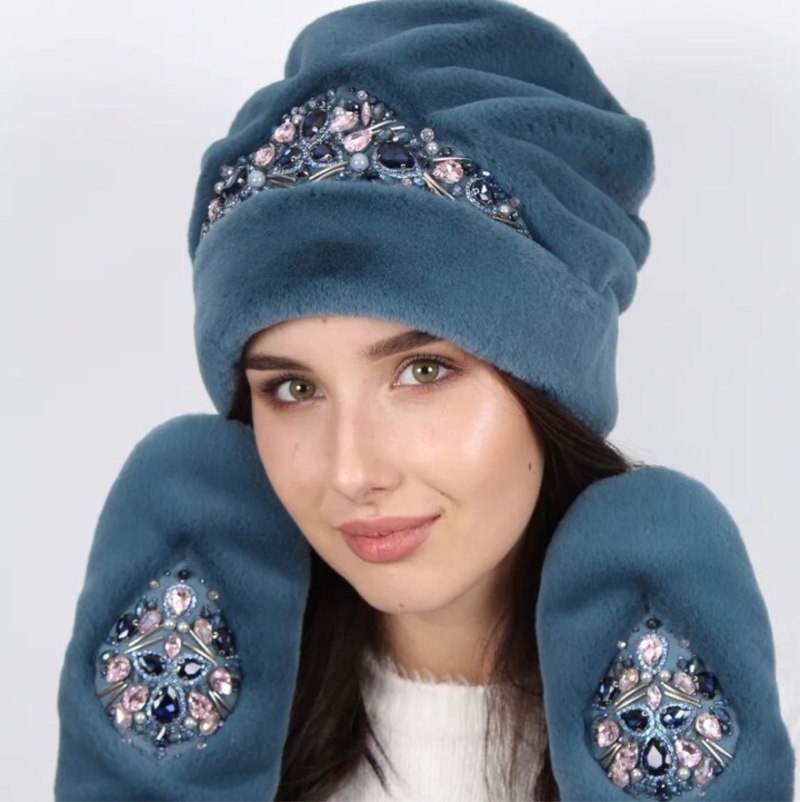 Шапки с вышивкой женские