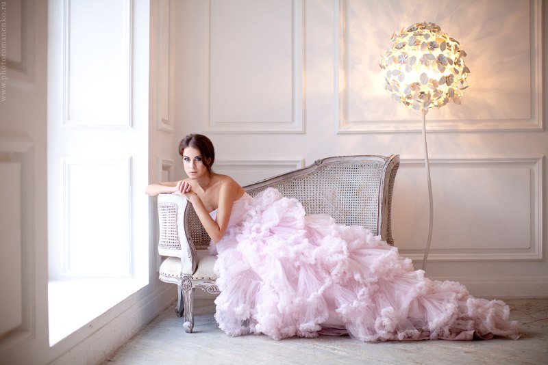 Девушка в нежном платье