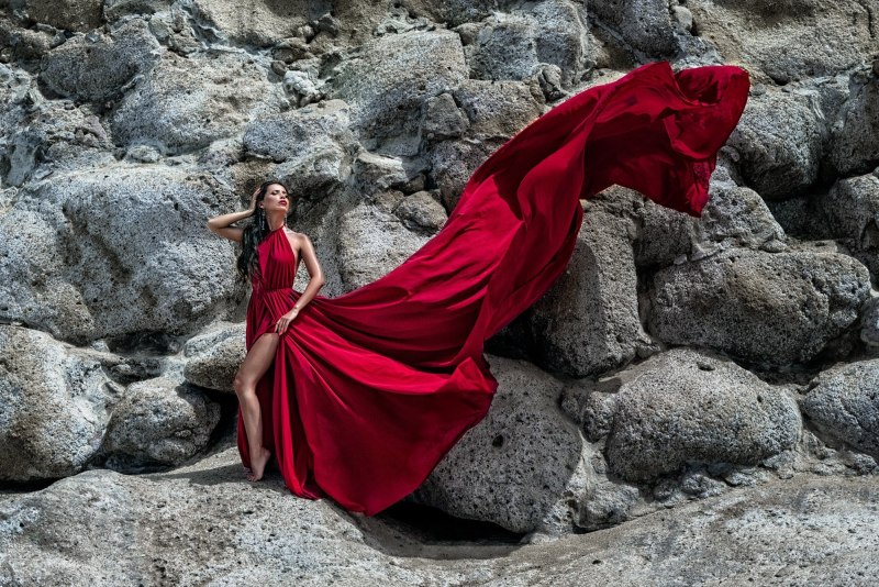 Фотосессия в горах в платье