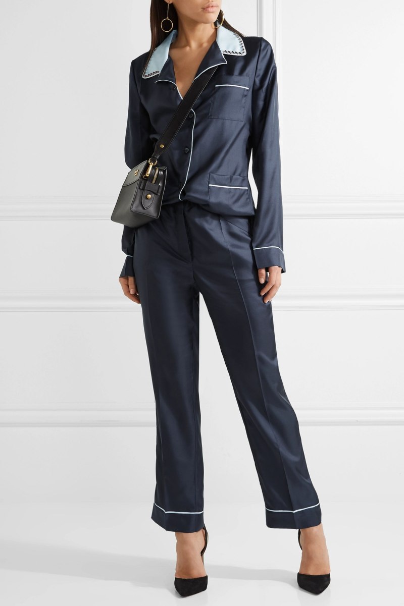 Костюм из атласа женский брючный