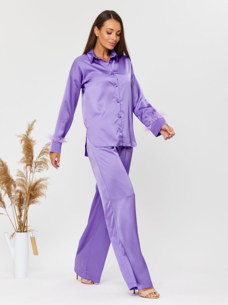 Атласный костюм