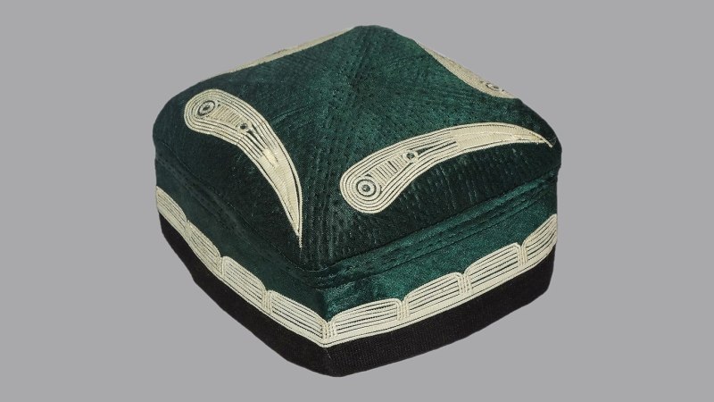 Национальная тюбетейка Таджикистана