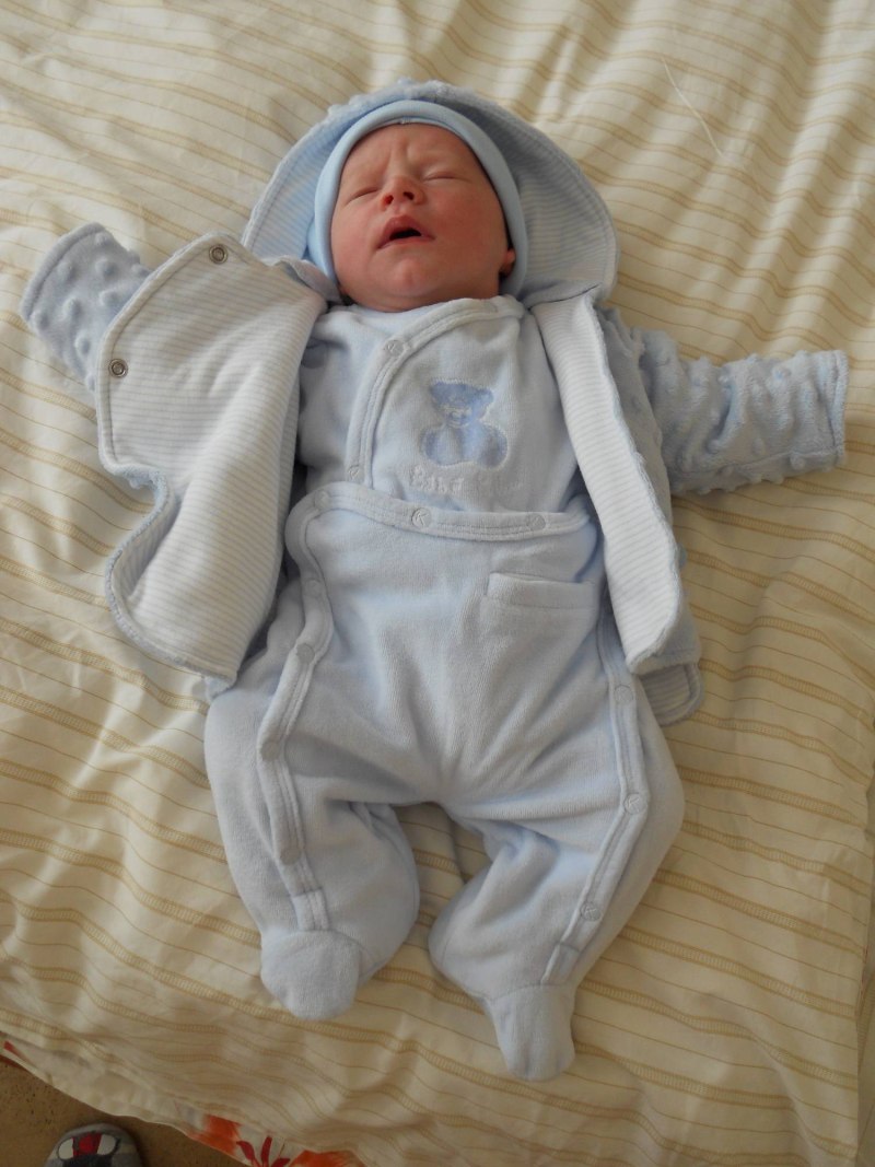 Одежда на выписку для новорожденных лето