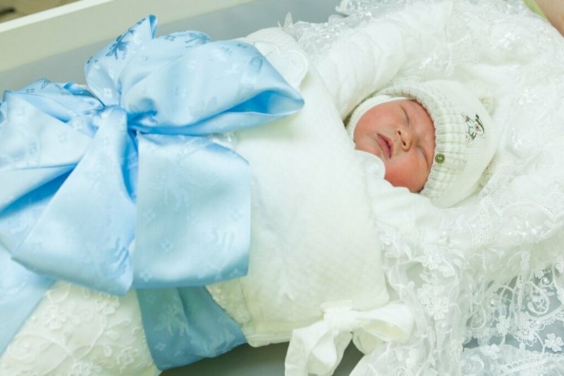 Выписка ребенка из роддома зимой