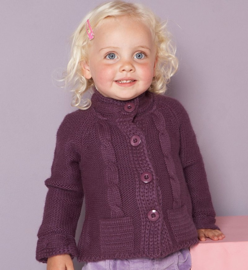 Модные вязаные кофты для девочек