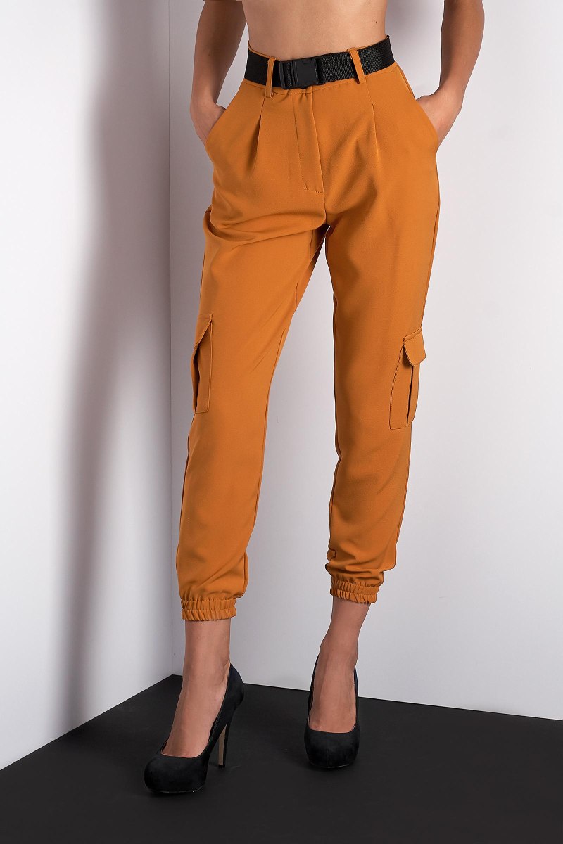 Штаны цвета горчицы